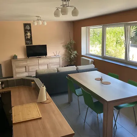 Le Petit Parc Apartment
